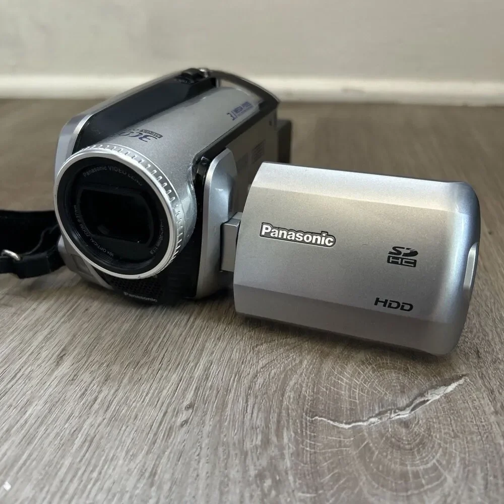 Panasonic Digital Camcorder Video Camera SDR-H200 Silver Battery Remote Tested